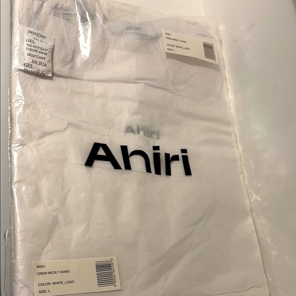 Ahiri Women’s White Supima Cotton Crew Neck T-Shirt. NWT.